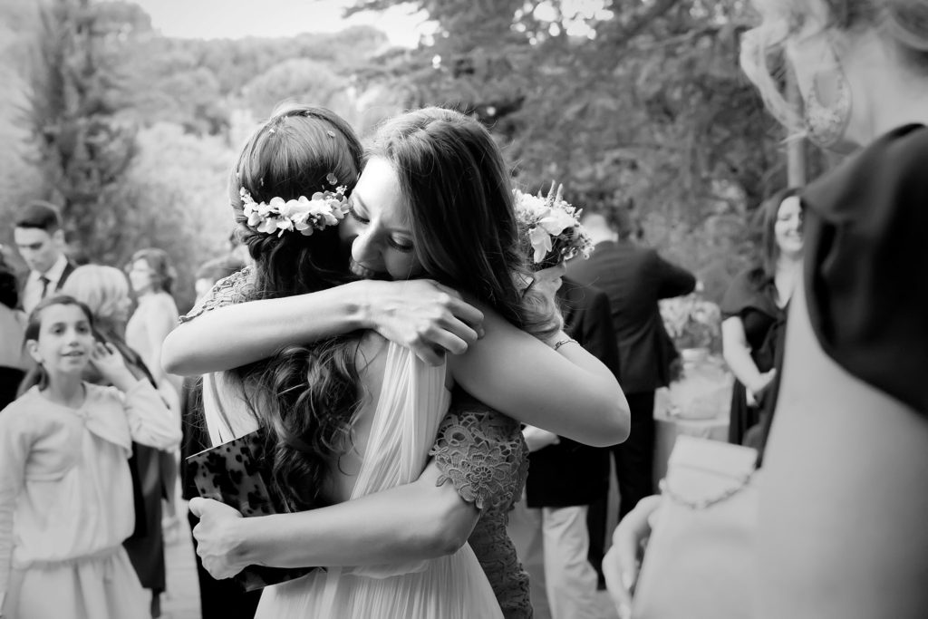 fotografo bodas boda Madrid ceremonia abrazos