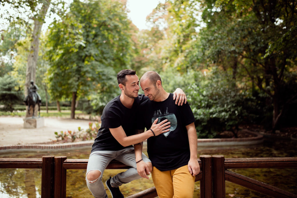Fotografía de bodas, fotógrafos de bodas gays, pareja gay, naturaleza, fotos creativas, Madrid